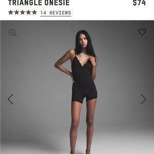 NWT skims Triangle onesie szM black